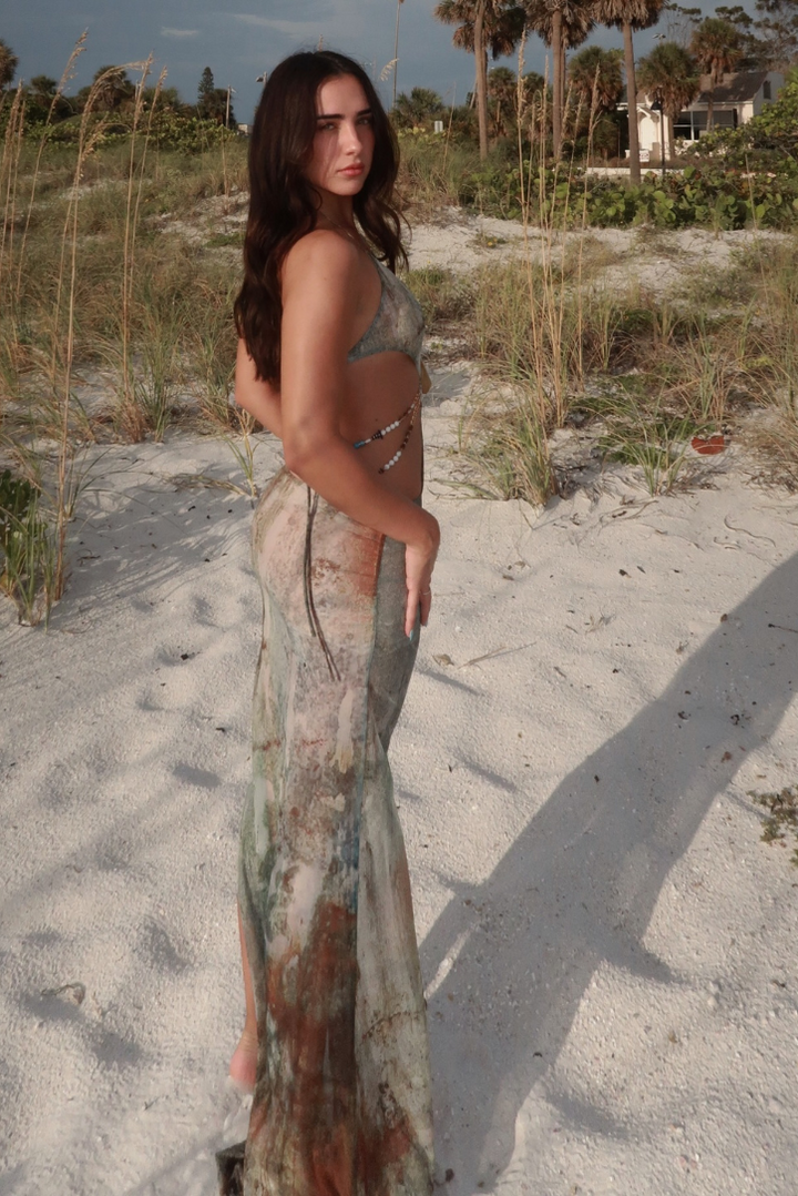 Reese | Elegant Shell Waist Cut-Outs Maxi Dress