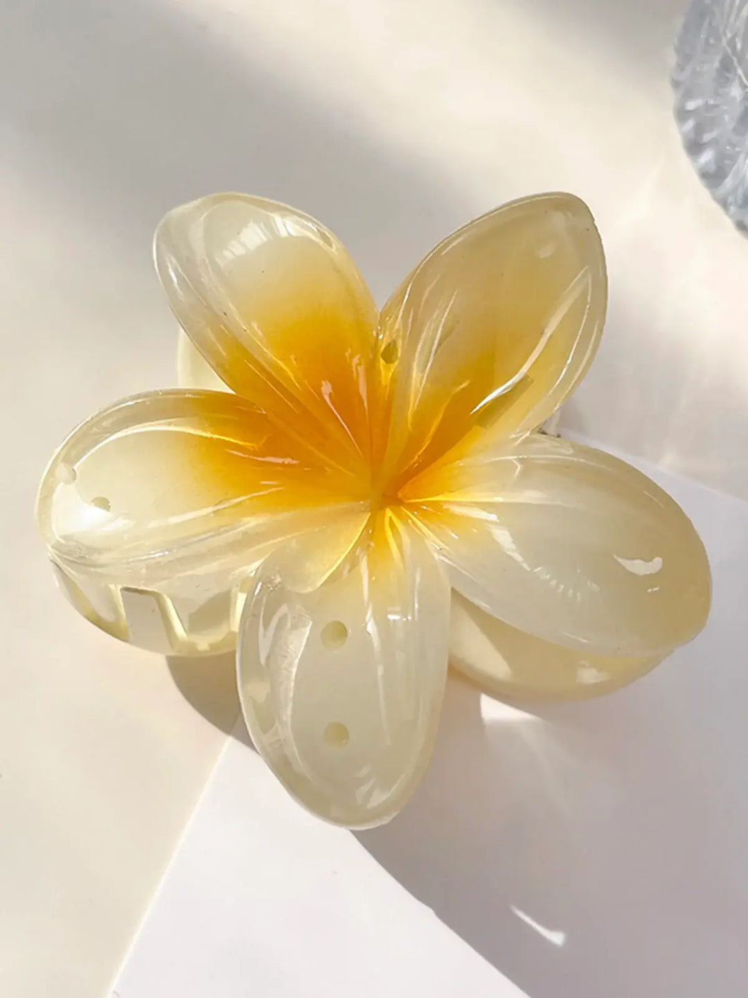 Brooklyn | Glossy Flower Hairclip